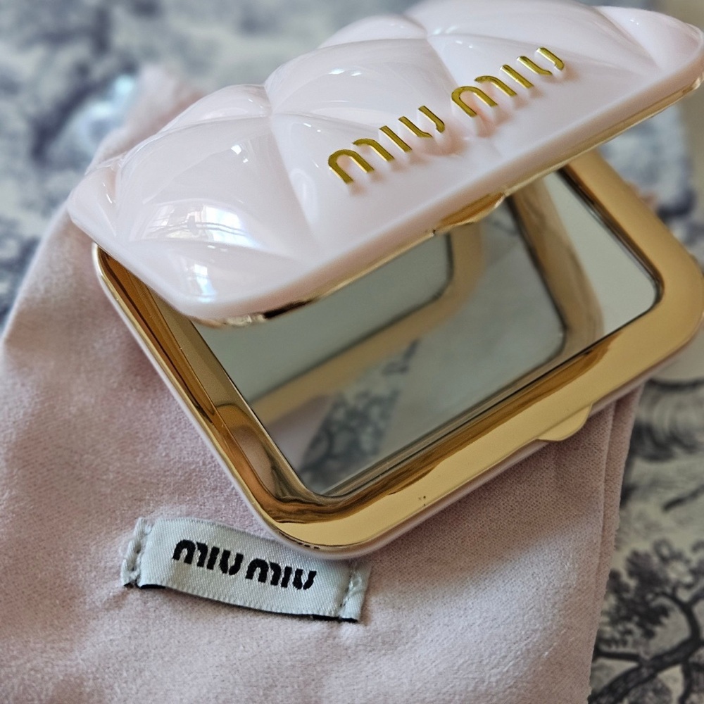 Over 50% off!! Miu Miu Mirror Pink GWP NEW